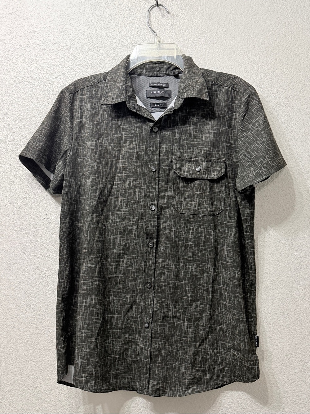 Kenneth Cole New York Men’s S Slim Fit Short Sleeve Button Up Army Green Gray